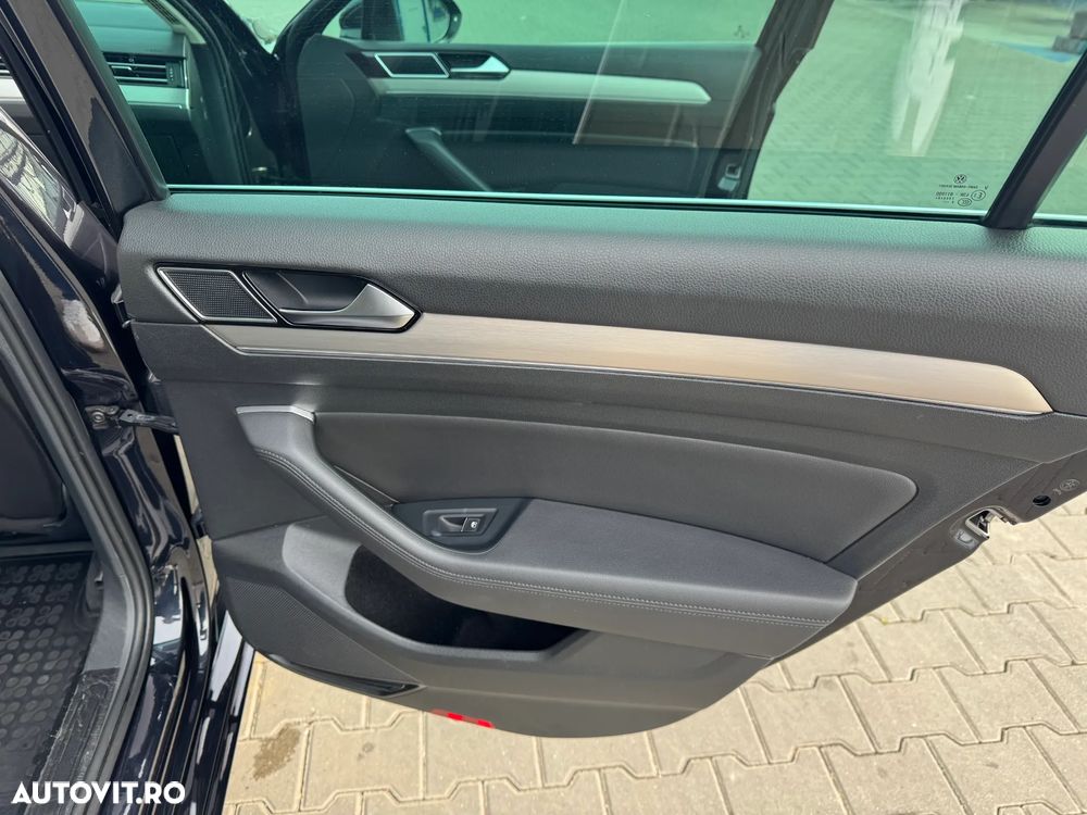 Volkswagen Passat 2.0 TDI DSG 4Motion Highline - 23