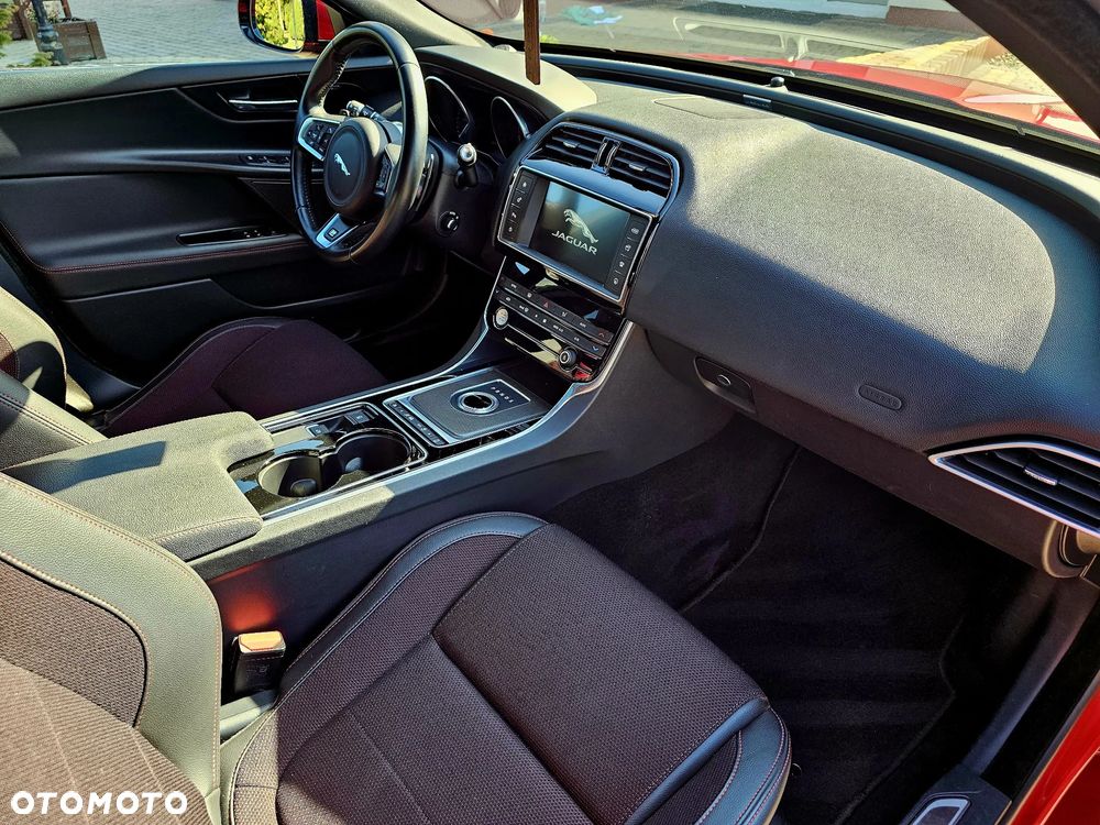 Jaguar XE 20d R-Sport Ingenium Edition - 3