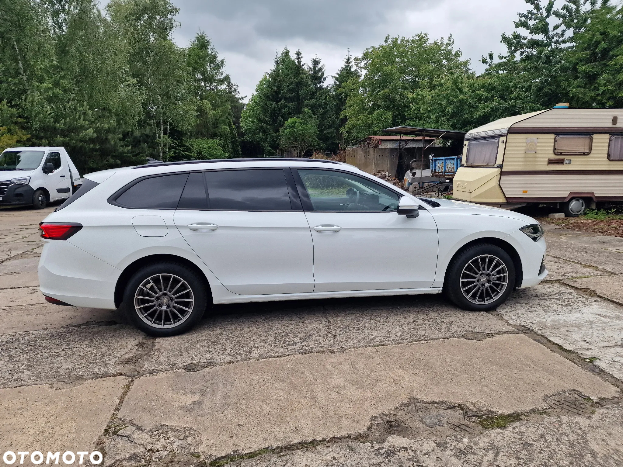 Skoda Superb 2.0 TDI DSG Premium Edition - 5