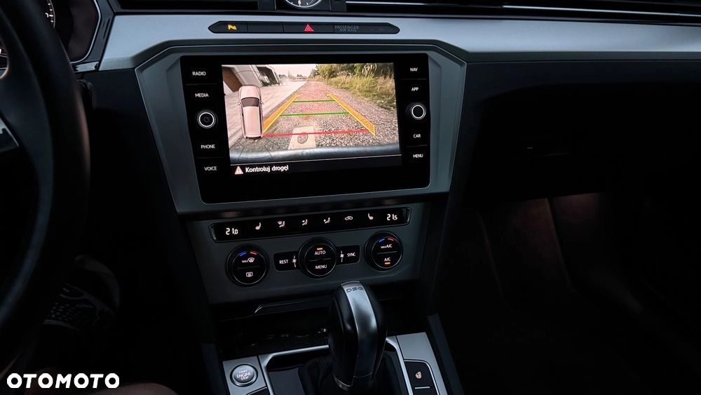 Volkswagen Passat - 14