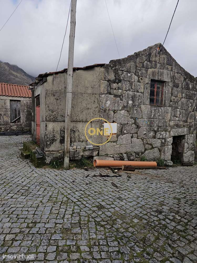 Moradia para restauro - Grande imagem: 2/7