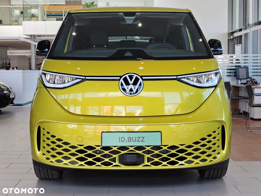 Volkswagen ID. Buzz Pro z długim rozstawem osi silnik: 210 kW (286 KM) 86 kWh / skrzynia biegów: Automatyczna 1 biegowa rozstaw osi: 3239 mm - 2