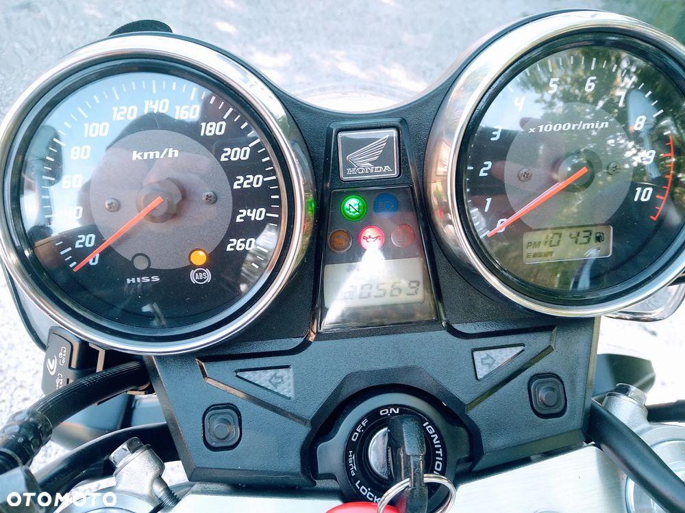 Honda CB - 15