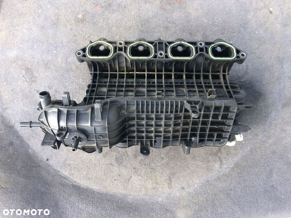 KOLEKTOR SSĄCY VW, AUDI 04E129711P 04E145749B - 1