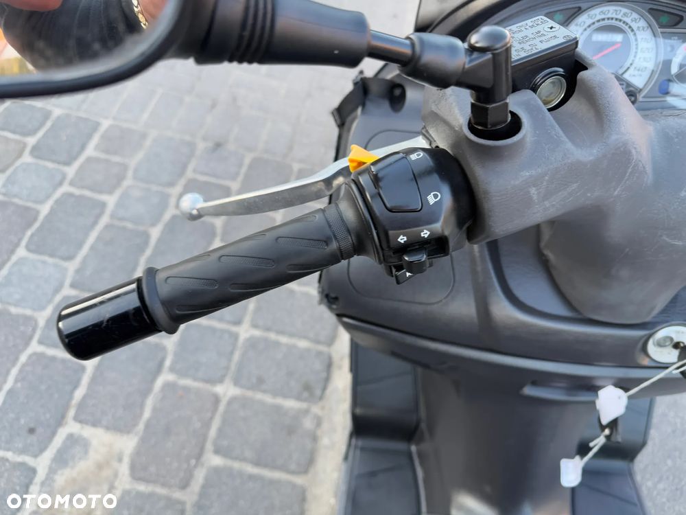 Suzuki Burgman - 11