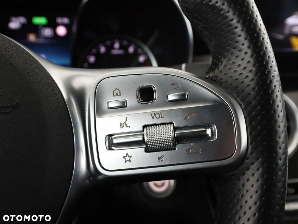 Mercedes-Benz Klasa C 300 4Matic 9G-TRONIC Night Edition - 36