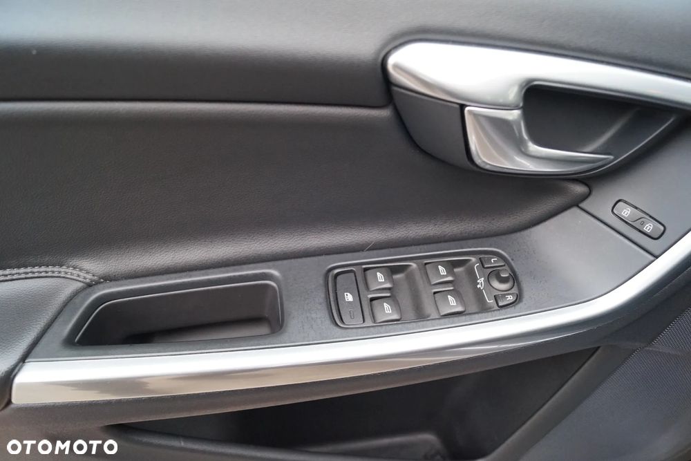 Volvo V60 Cross Country D4 AWD Summum - 26