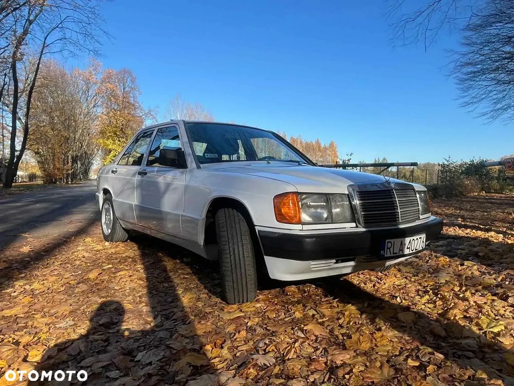 Mercedes-Benz W201 (190) - 2