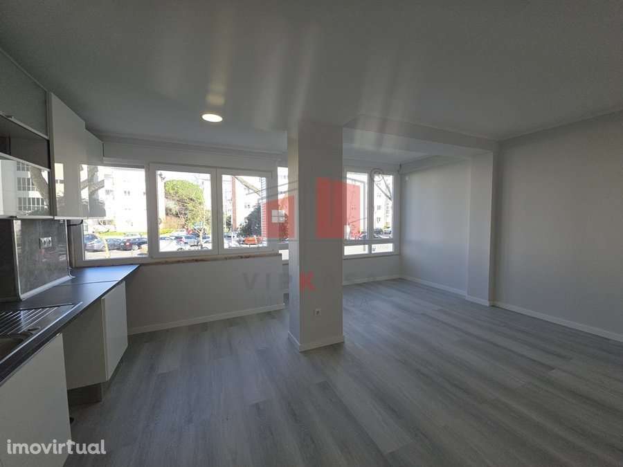 Apartamento T2 remodelado em Benfica - Grande imagem: 3/13