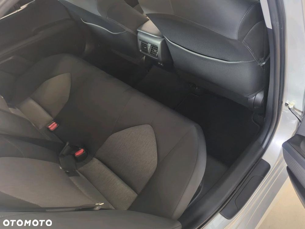 Toyota Camry - 20