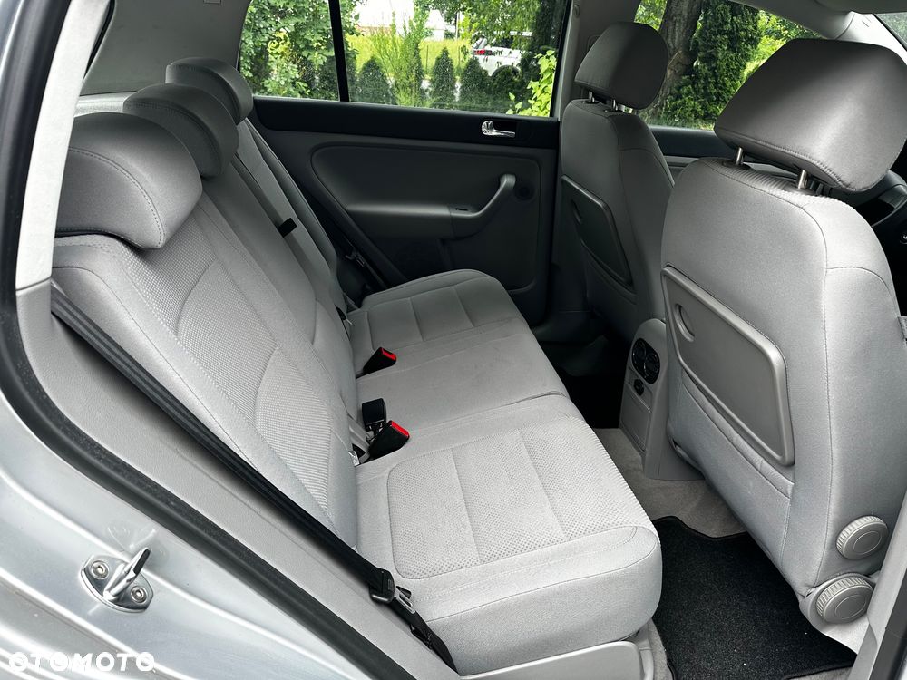 Volkswagen Golf Plus 1.6 FSI Comfortline - 8