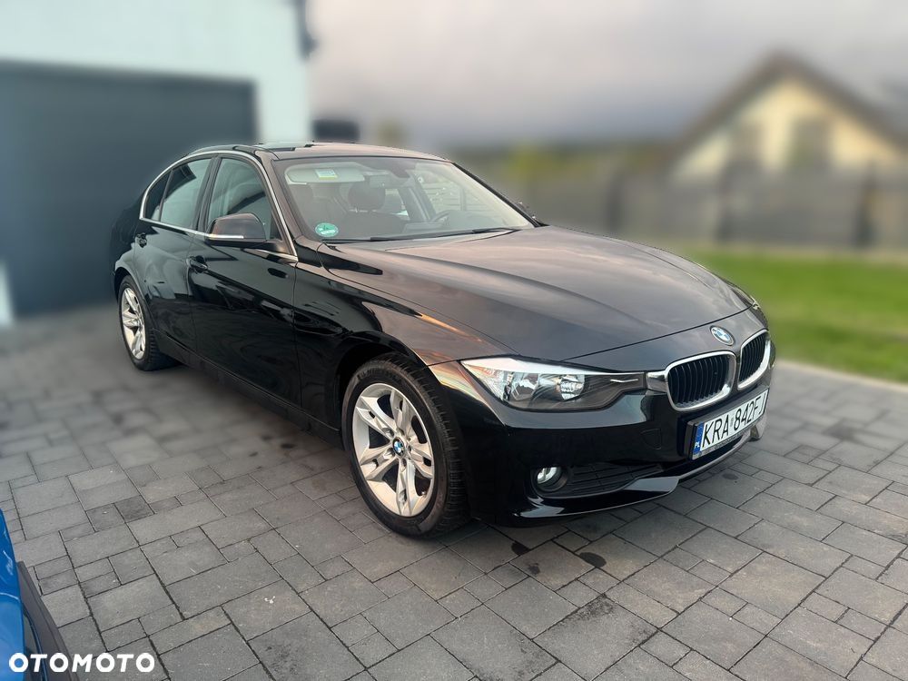 BMW 318I 2012 photo 4