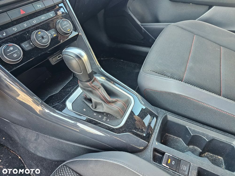 Volkswagen T-Roc 2.0 TDI SCR DSG Sport - 24
