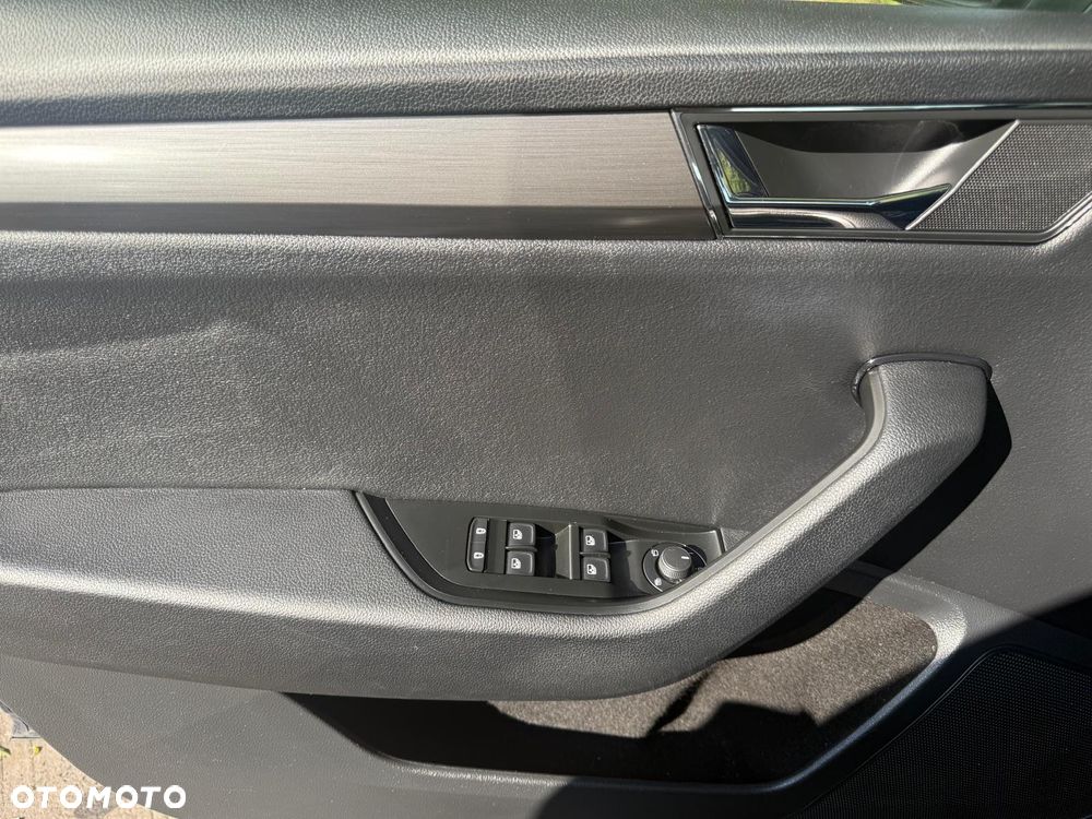Skoda Superb 2.0 TSI Ambition DSG - 19
