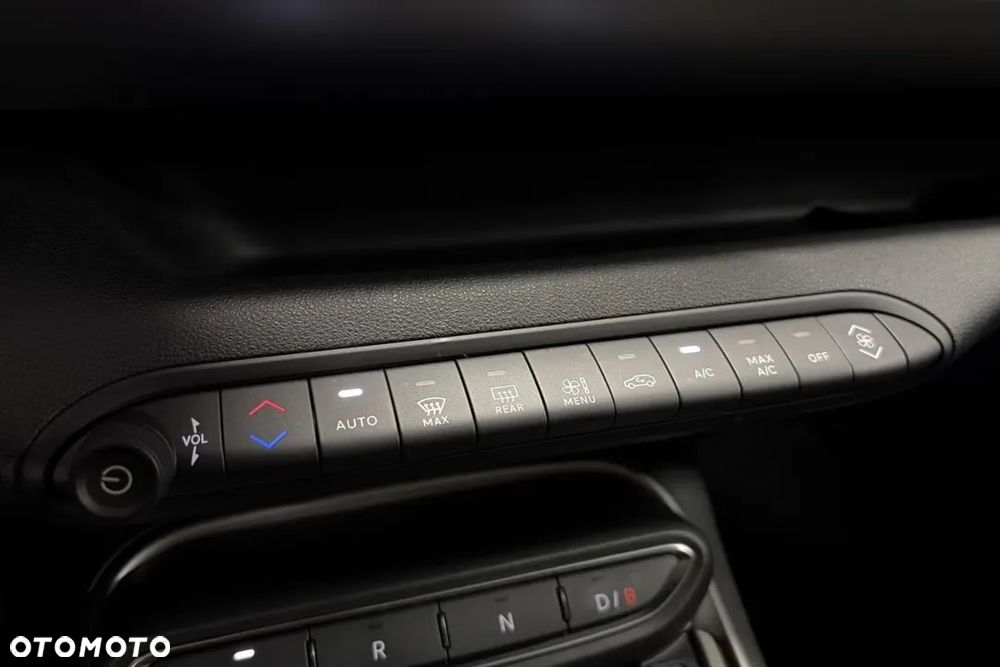 Jeep Avenger 1.2 T3 mHEV Summit FWD eDCT6 - 16