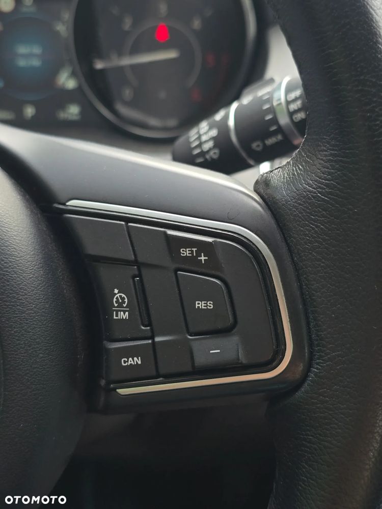 Jaguar E-Pace D150 AWD HSE - 32