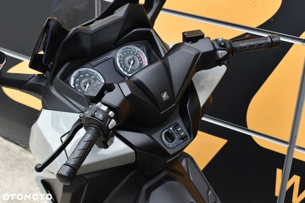 Honda NSS - 12