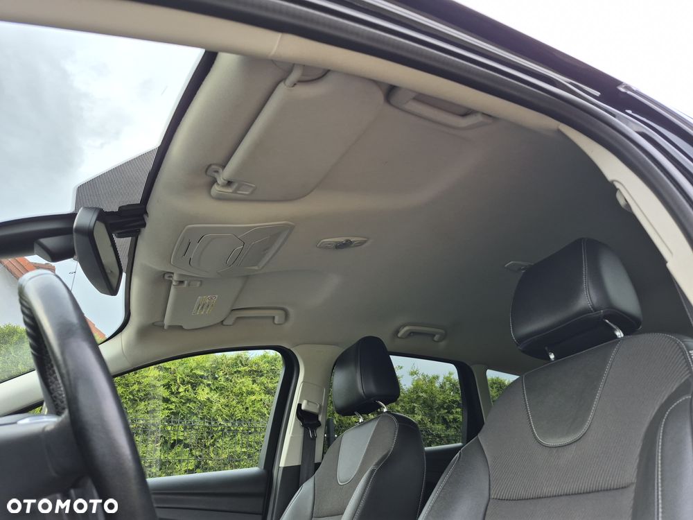 Ford Kuga 2.0 TDCi 2x4 Titanium - 23