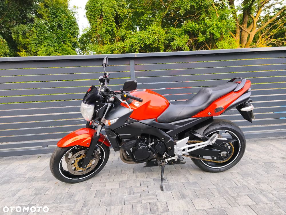 Suzuki GSR - 31