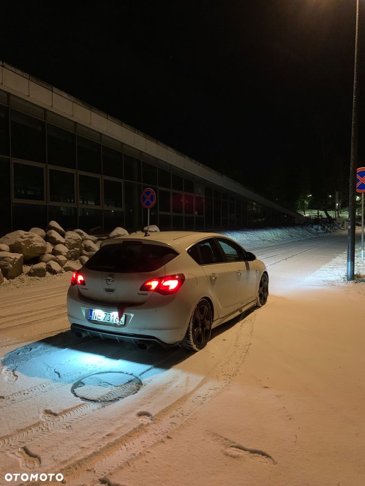 Opel Astra 1.6 Turbo - 18