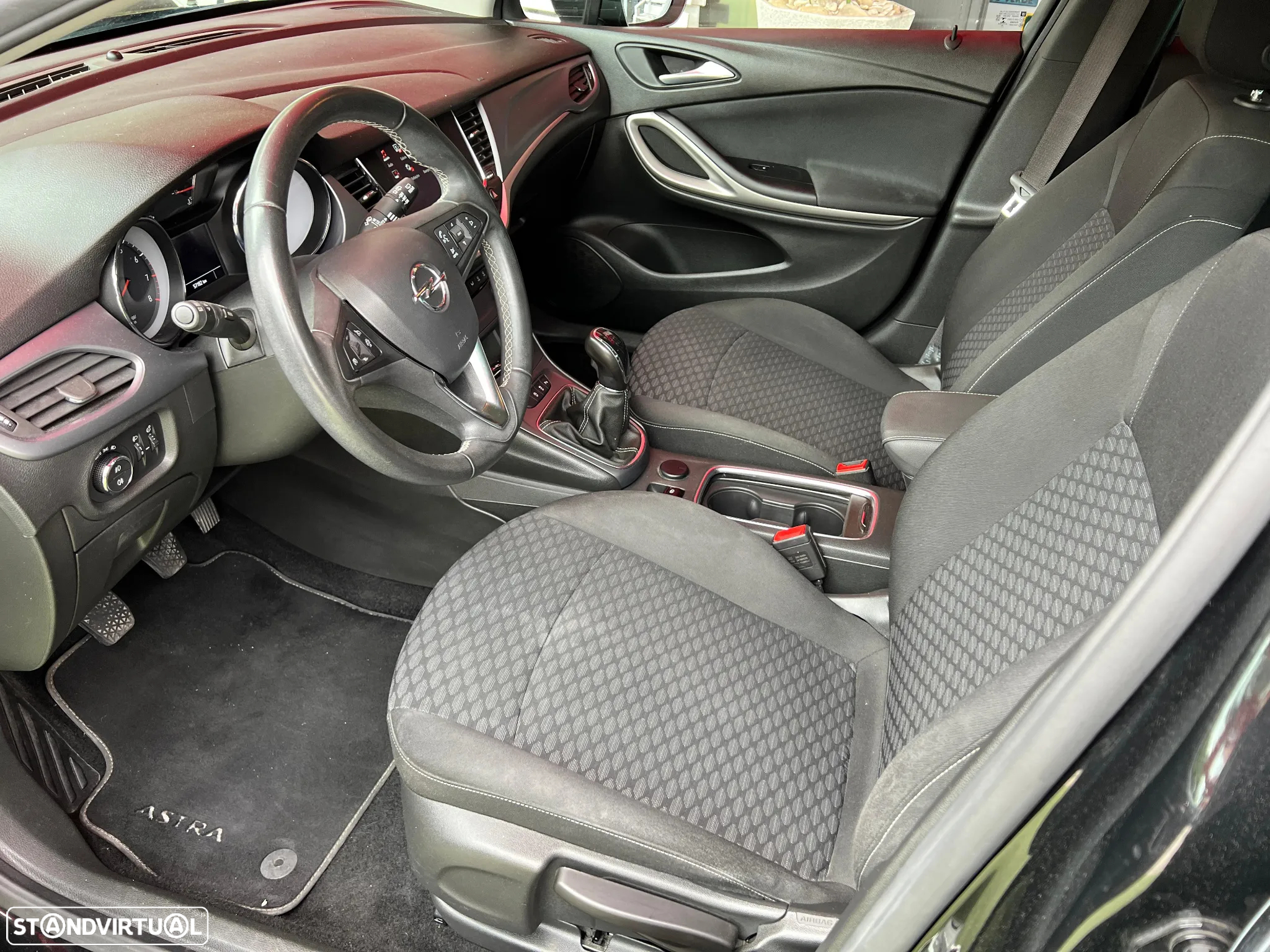 Opel Astra Sports Tourer 1.2 T Design & Tech S/S - 23