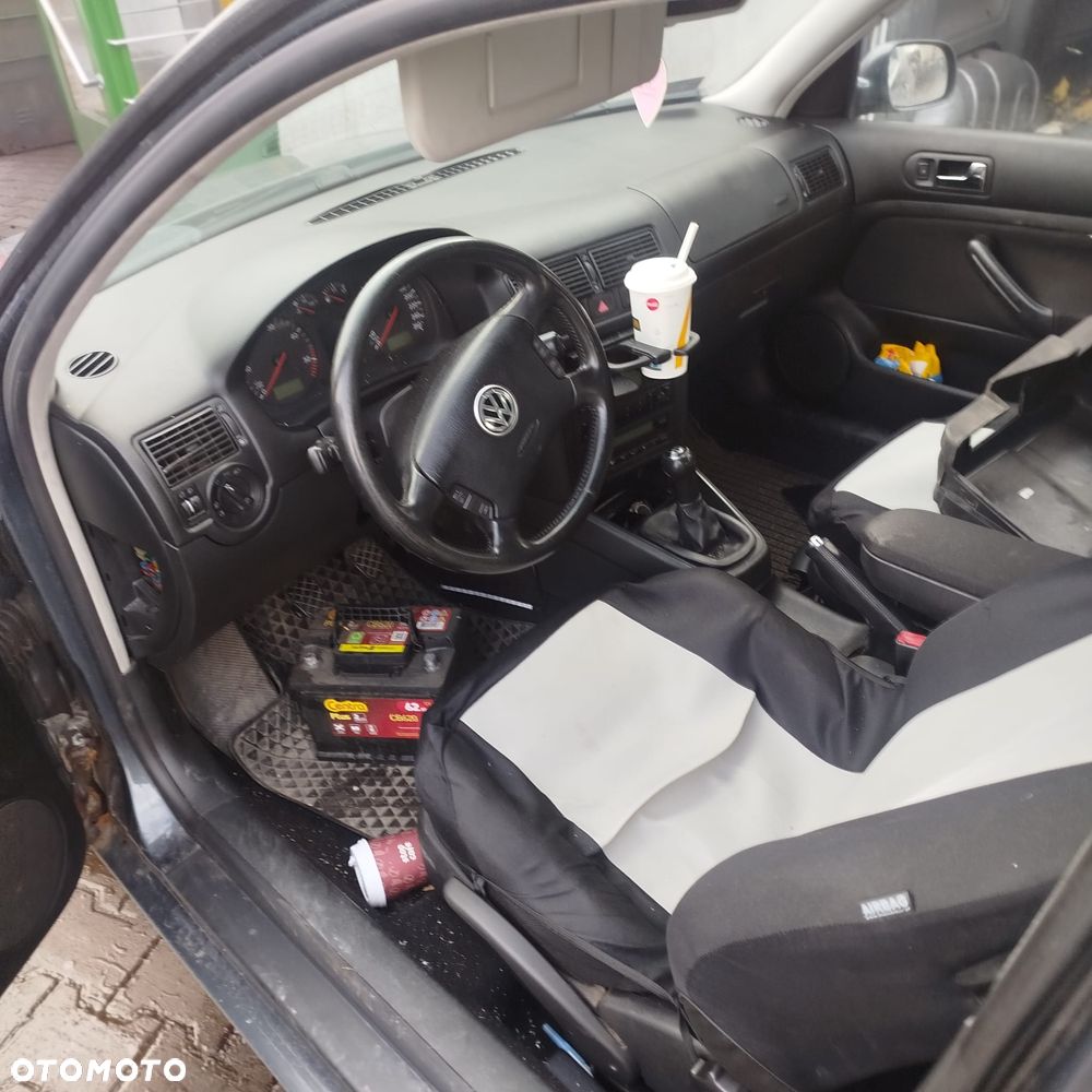 Volkswagen Golf 4 na części . - 4