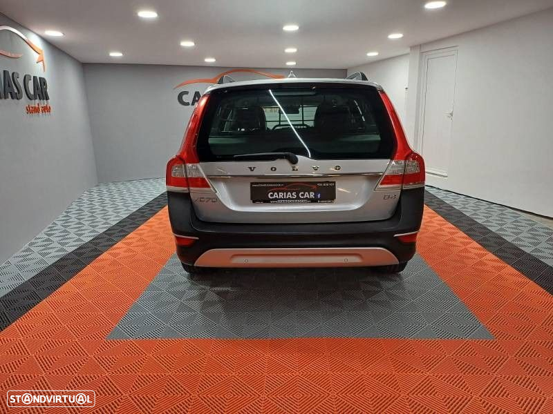 Volvo XC 70 2.0 D4 Momentum Geartronic - 5