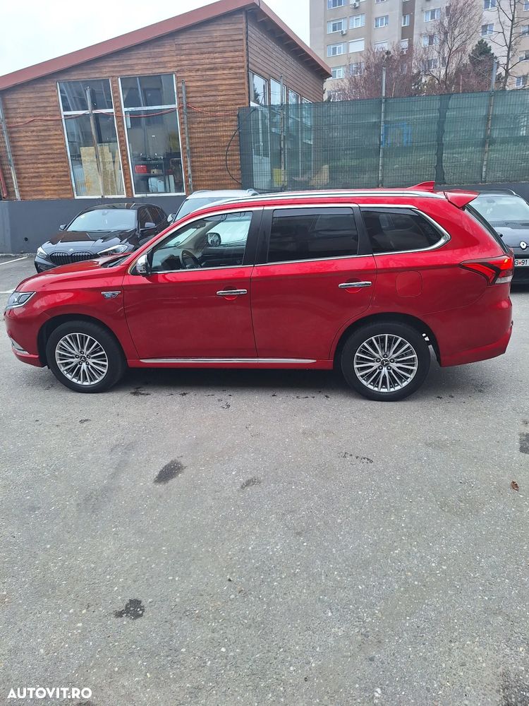 Mitsubishi Outlander PHEV 2.4 L 4X4 Instyle+ - 4