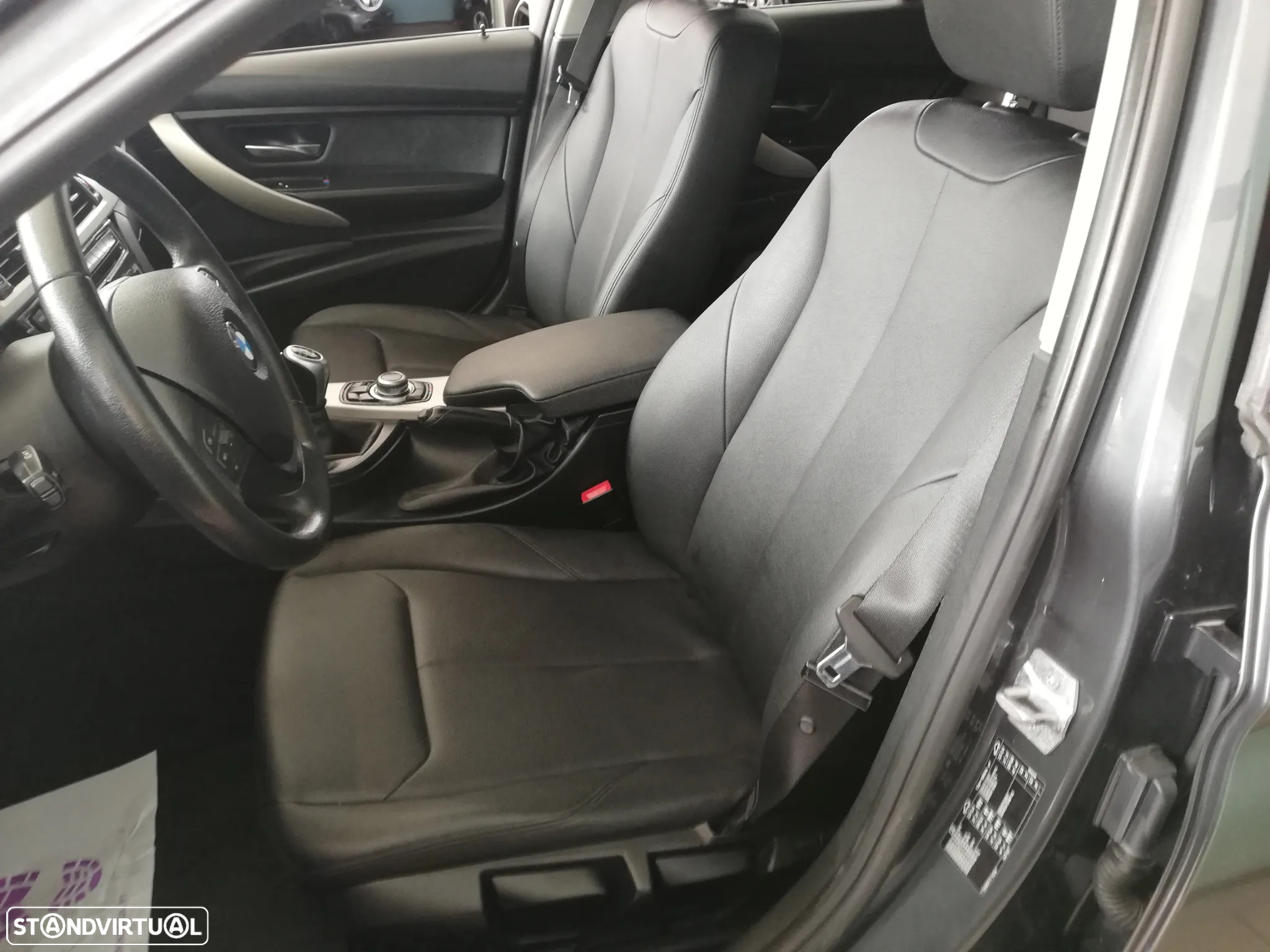 BMW 318 d Touring - 11