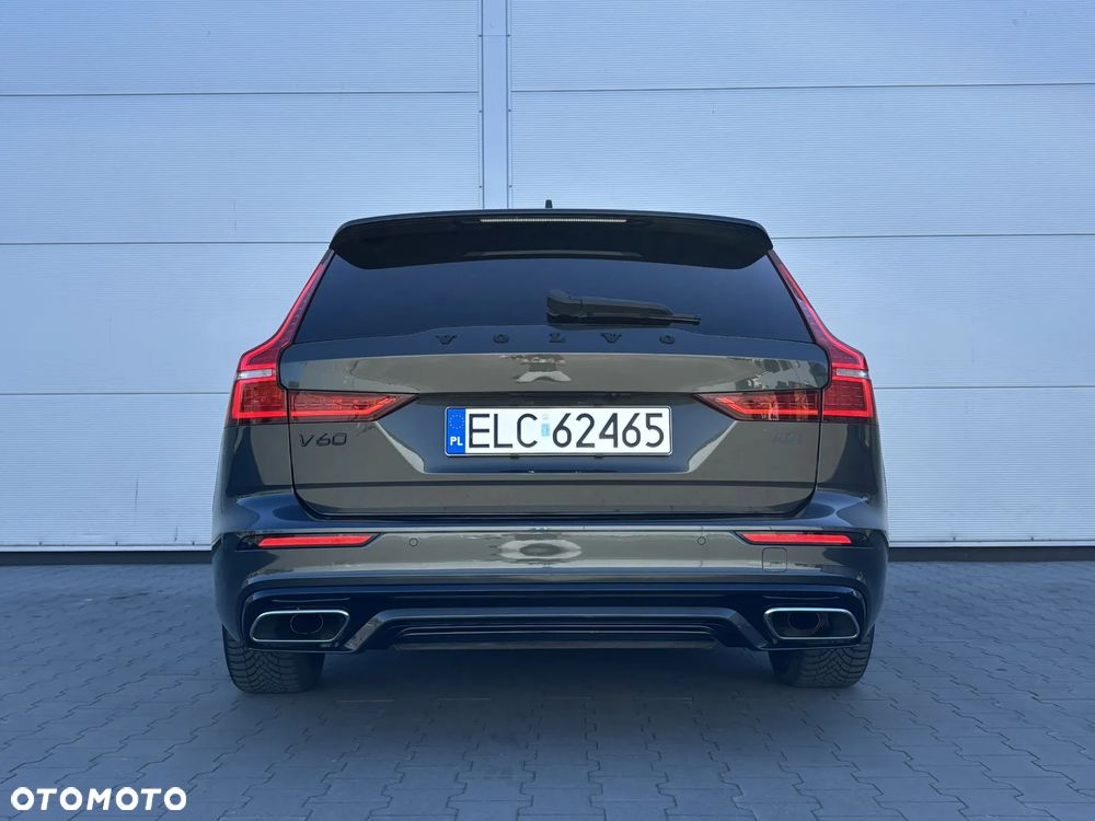 Volvo V60 B4 D R-Design - 9