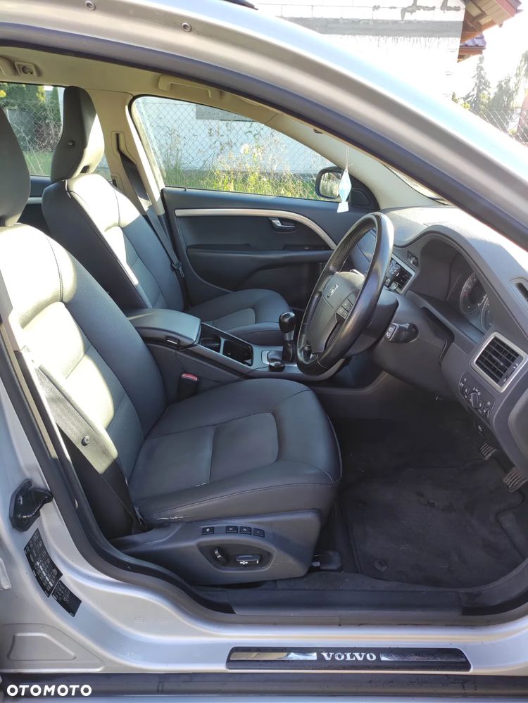 Volvo V70 2.0D Kinetic - 9