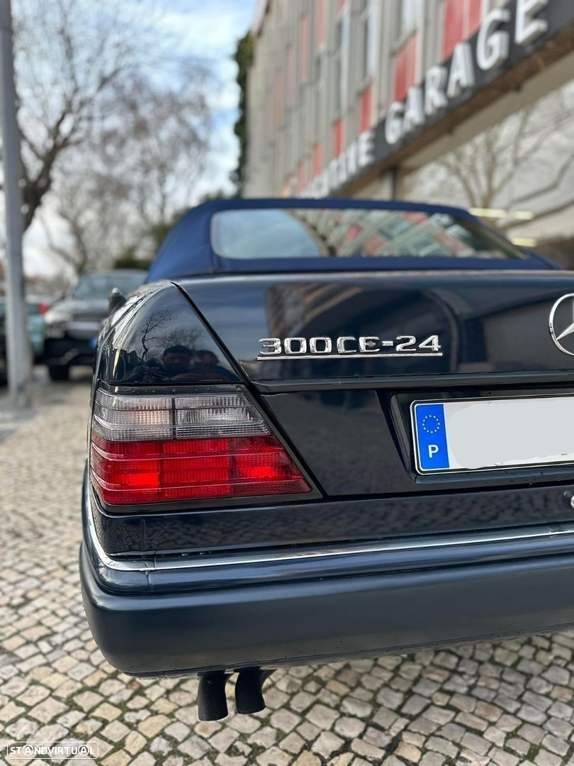 Mercedes-Benz 300 - 9