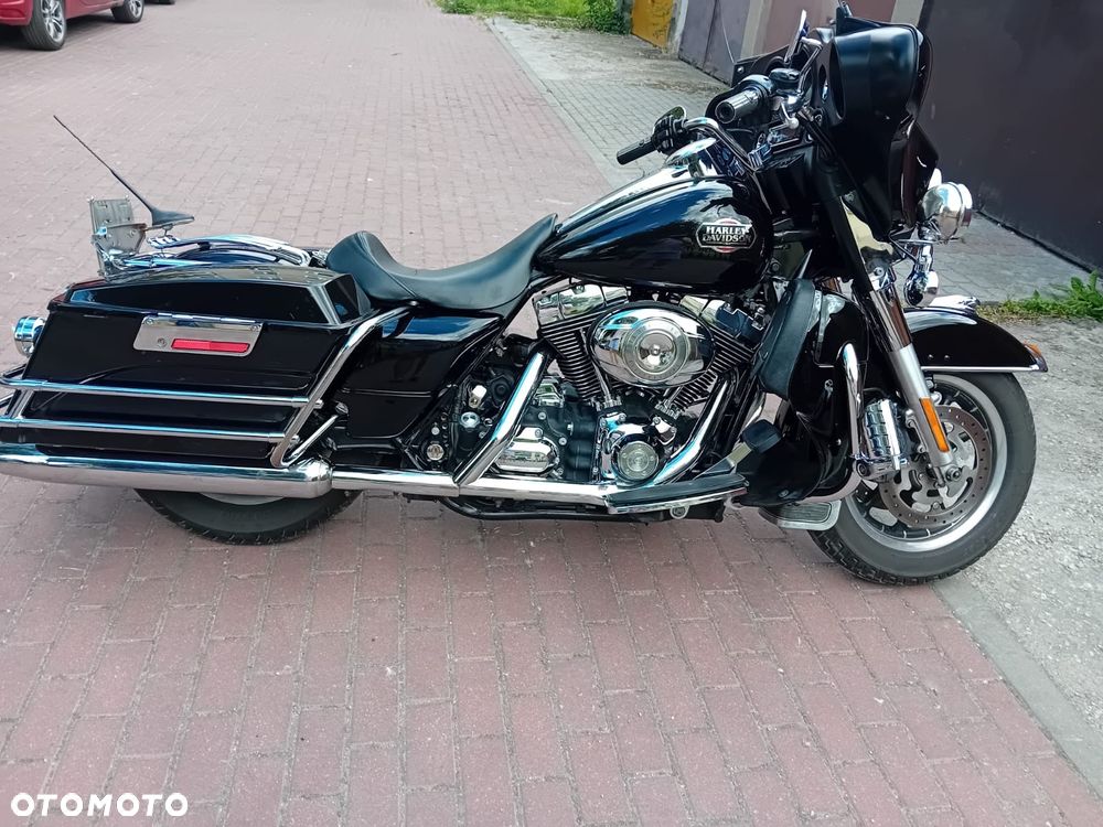 Harley-Davidson FLHTCU Ultra - 1