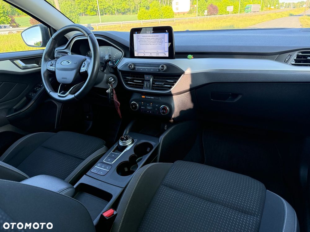 Ford Focus 1.0 EcoBoost Titanium - 26