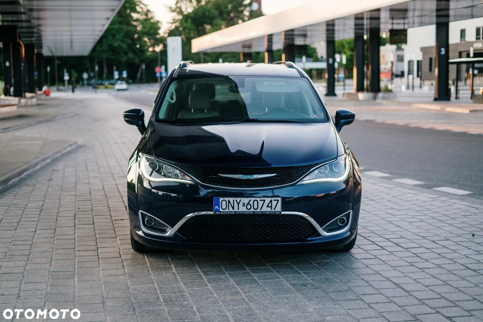 Chrysler Pacifica - 3