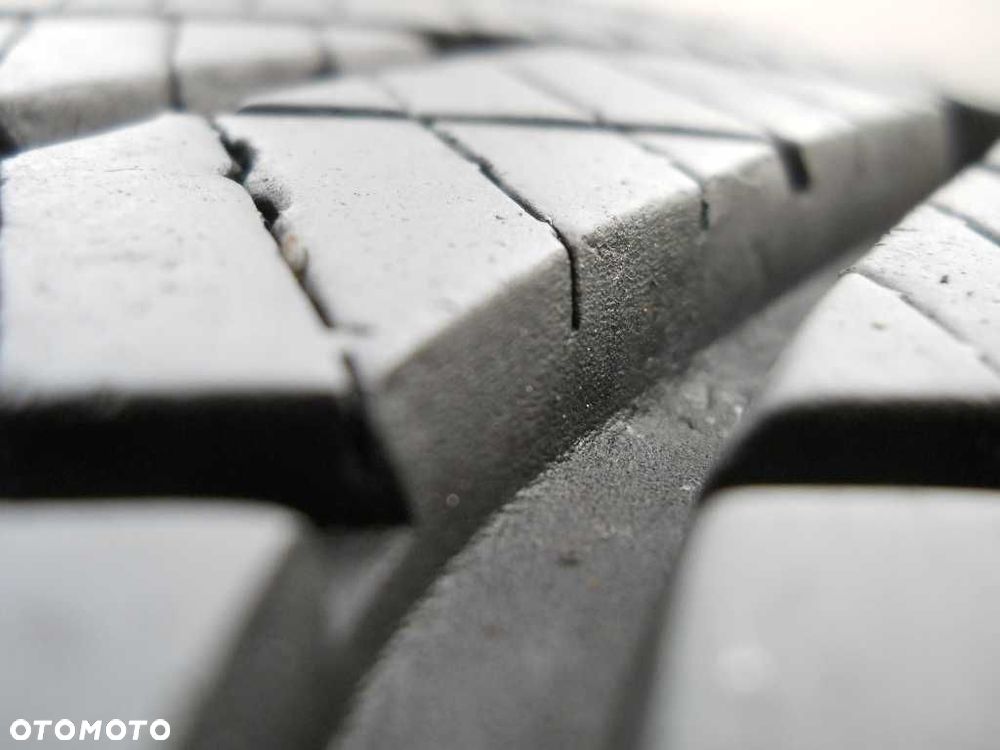 Opony zimowe 225/60R18 GoodYear 4szt 7mm-7,5mm F.Vat + MONTAŻ GRATIS - 4