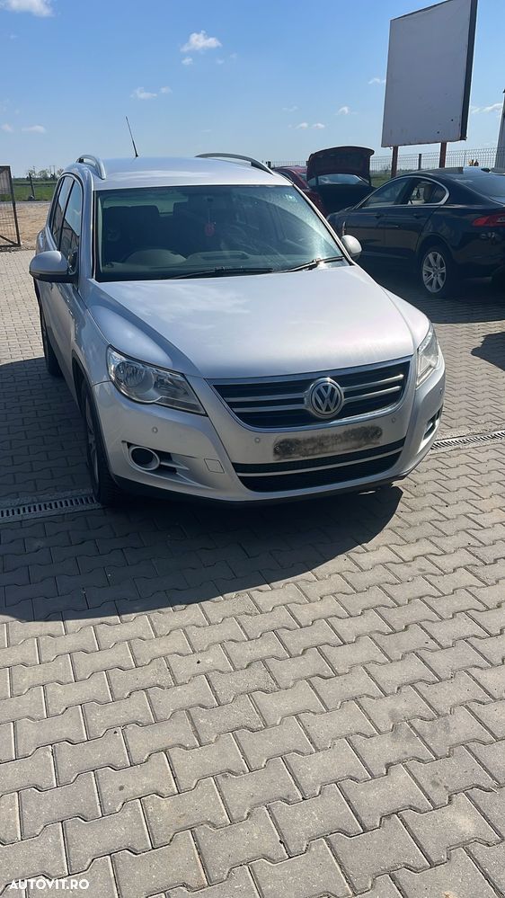 Dezmembram Volkswagen Tiguan 2.0 diesel din 2011 - 1