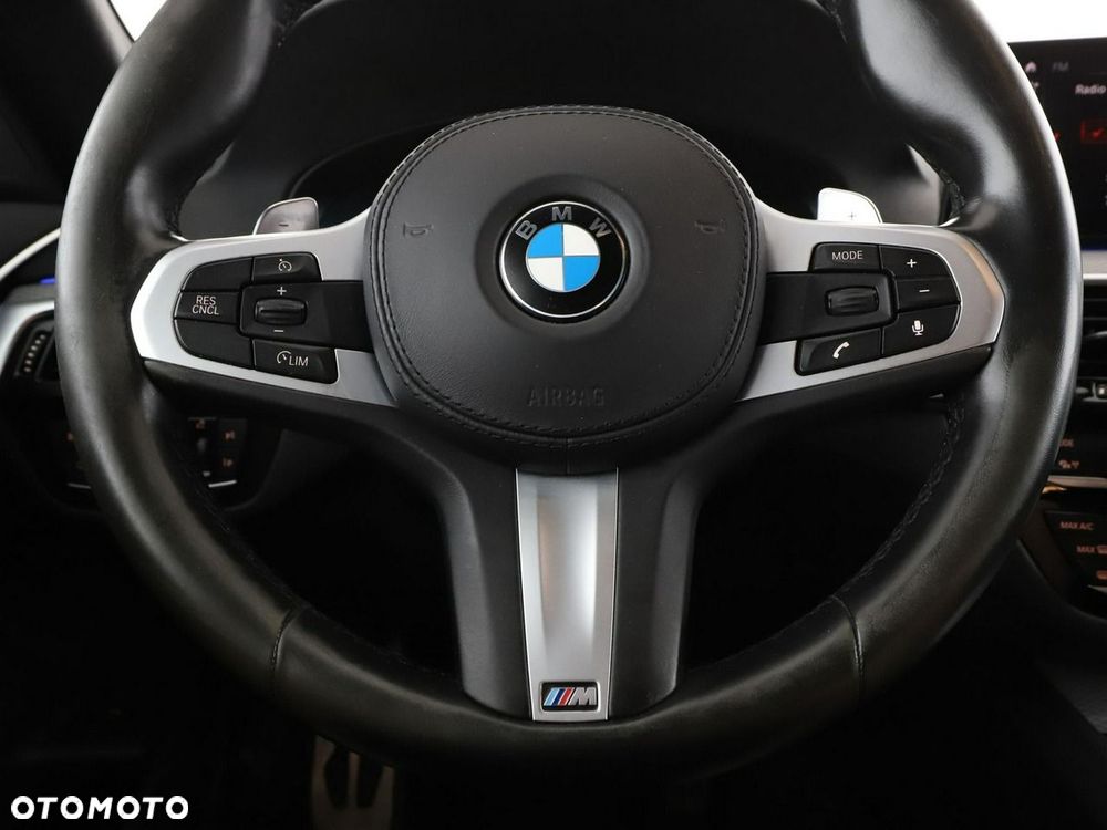BMW Seria 5 520d xDrive mHEV M Sport sport - 22