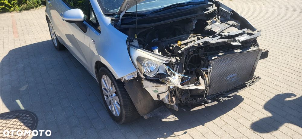 Kia Rio - 5