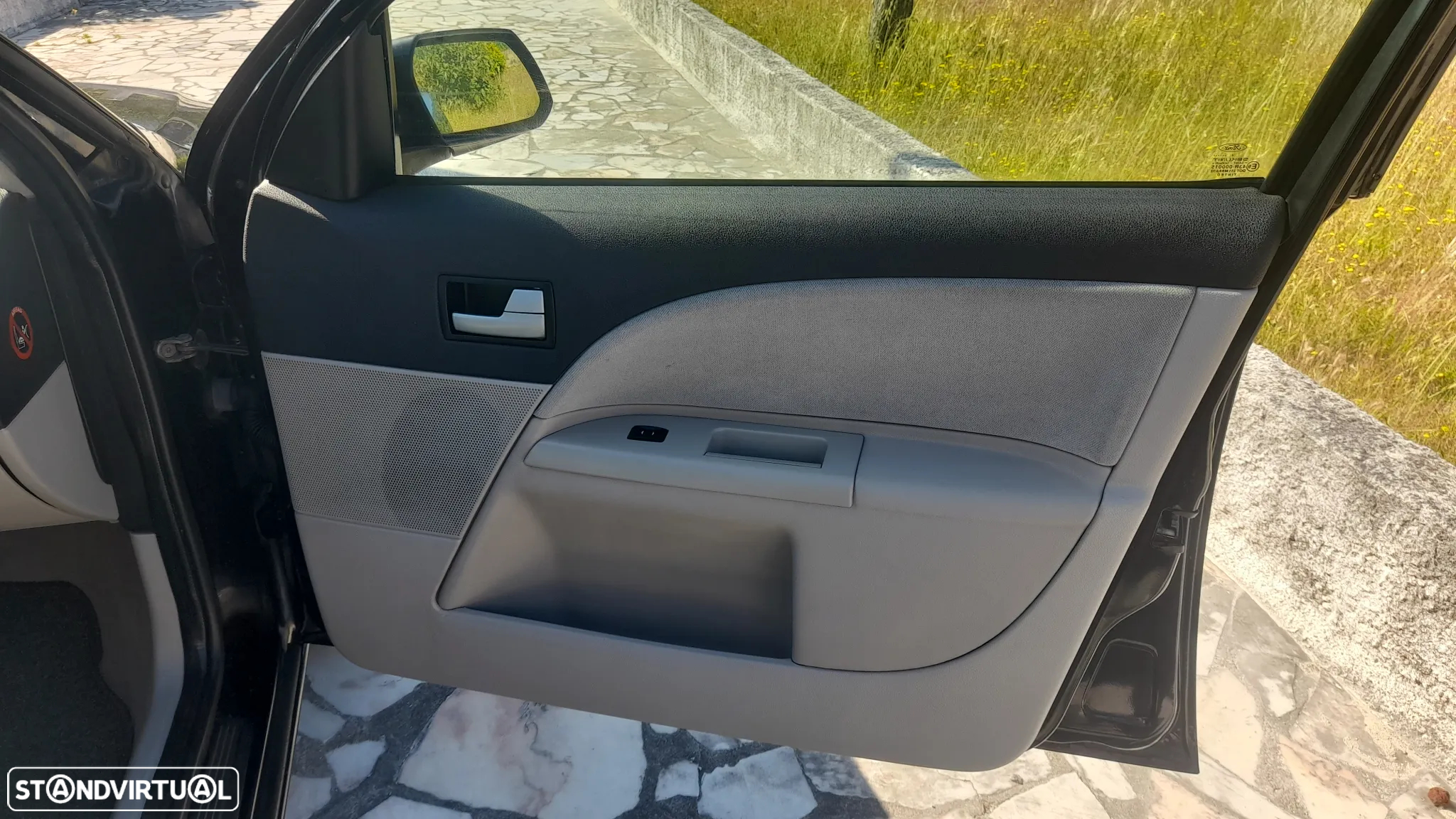 Ford Mondeo SW 2.0 TDdi Ghia - 36
