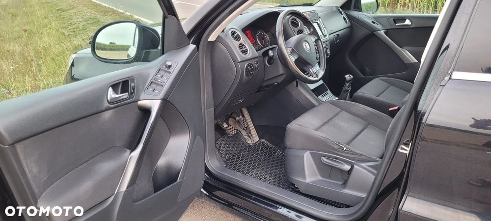 Volkswagen Tiguan - 9
