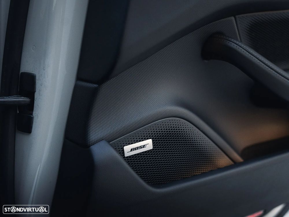 Porsche Taycan Cross Turismo 4S - 30