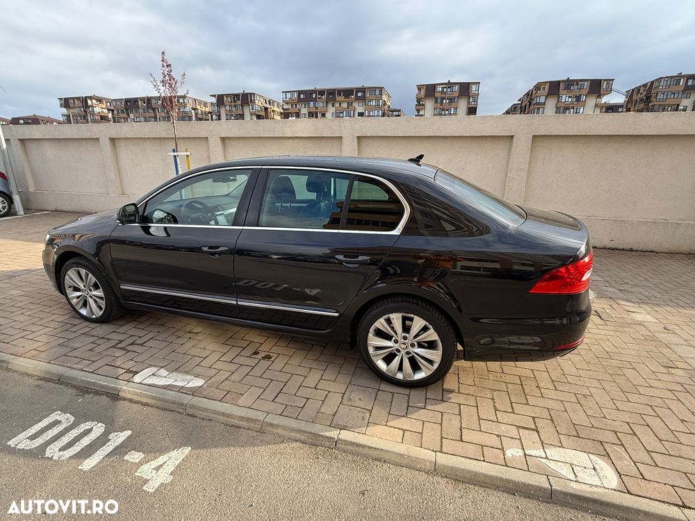 Skoda Superb 2.0 TDI Green tec DSG Elegance - 5