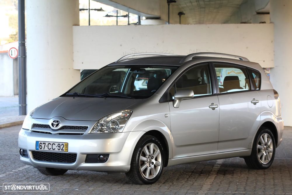 Toyota Corolla Verso 2.2 D-4D Sol - 2