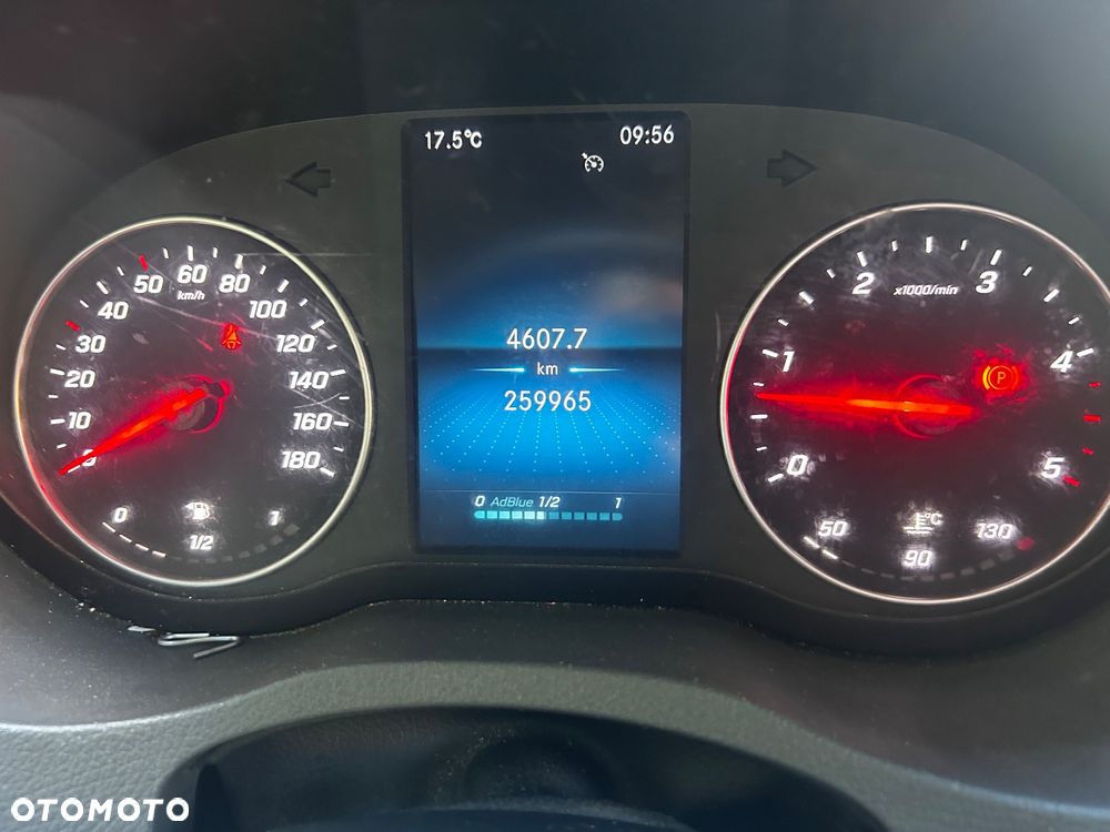 Mercedes-Benz Sprinter - 17