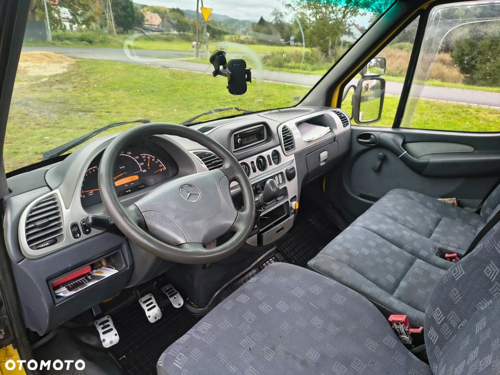 Mercedes-Benz Sprinter - 11