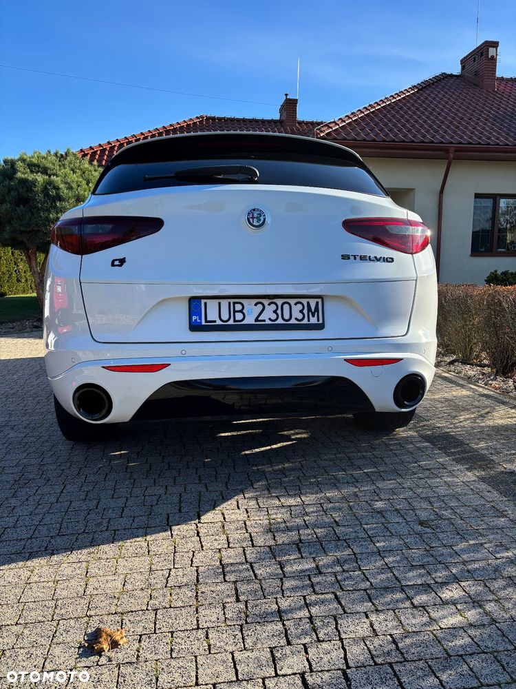 Alfa Romeo Stelvio - 5