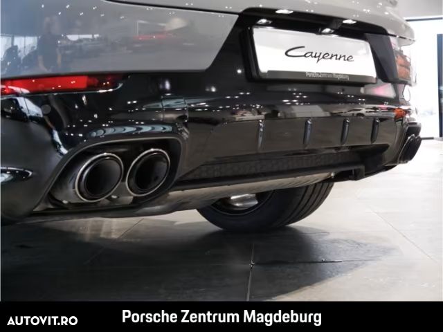 Porsche Cayenne Coupe GTS - 3