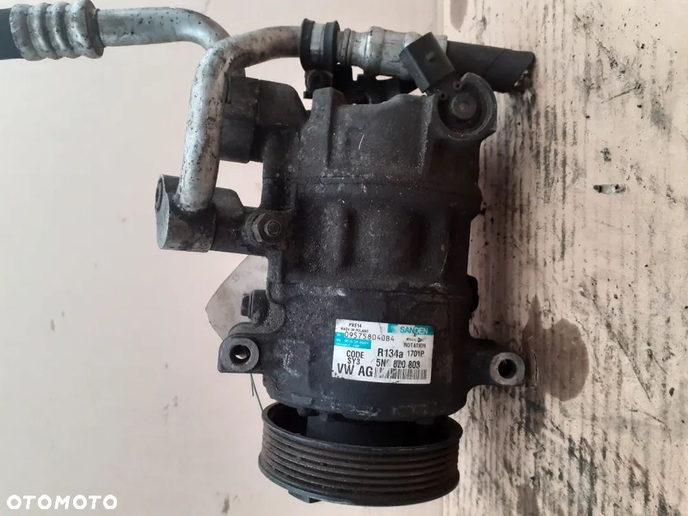Kompresor klimatyzacji Golf VI 5N0 820 803 - 3