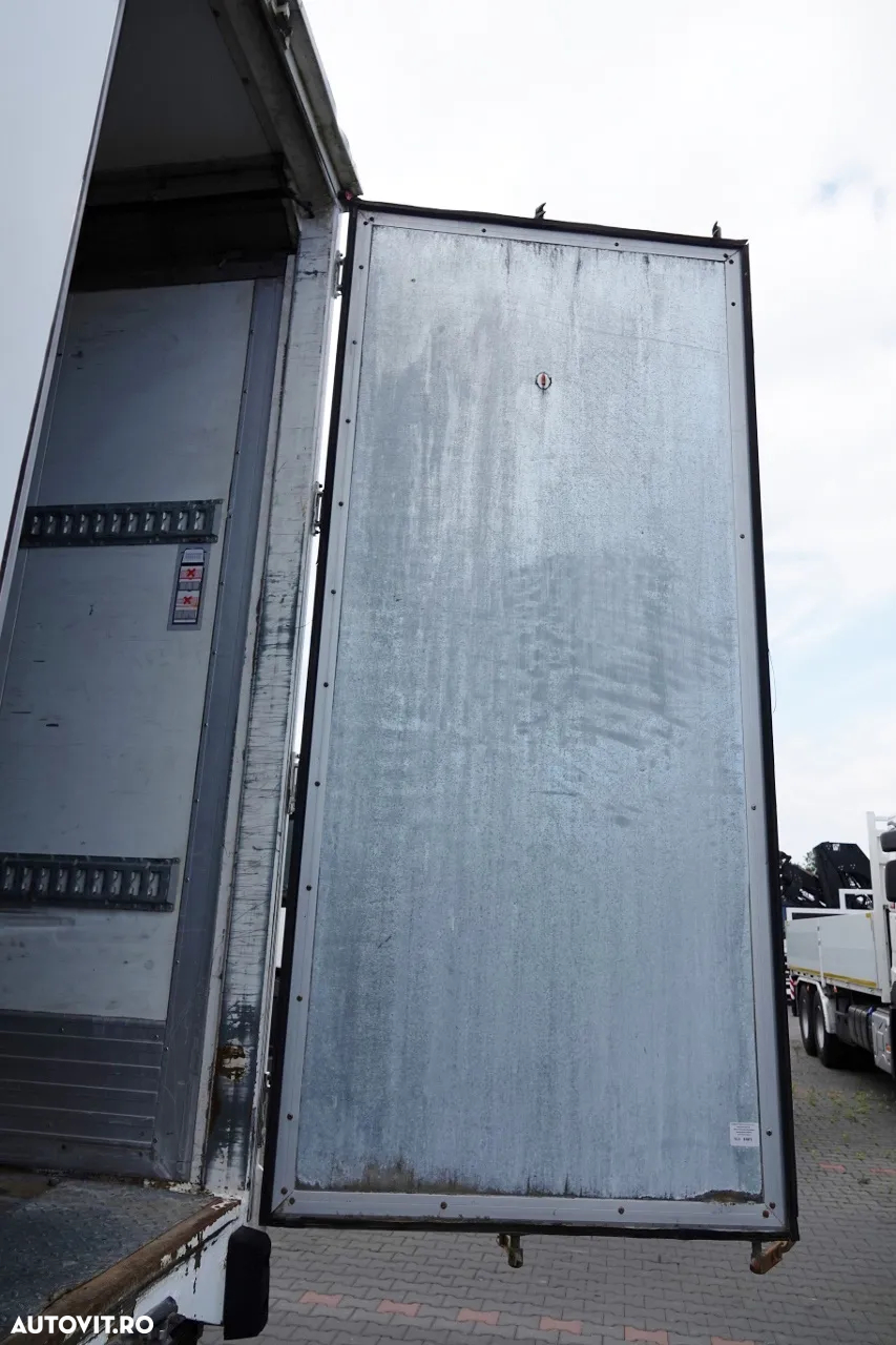 LeciTrailer CONTAINER / LADĂ / LATERALE DESCHISE / PLATĂ PUTERNICĂ PENTRU BALINĂ DE PODEA - 15
